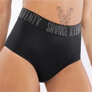 NWT Savage X Fenty Large L Black Logo Waistband Hi Rise Booty Shorts